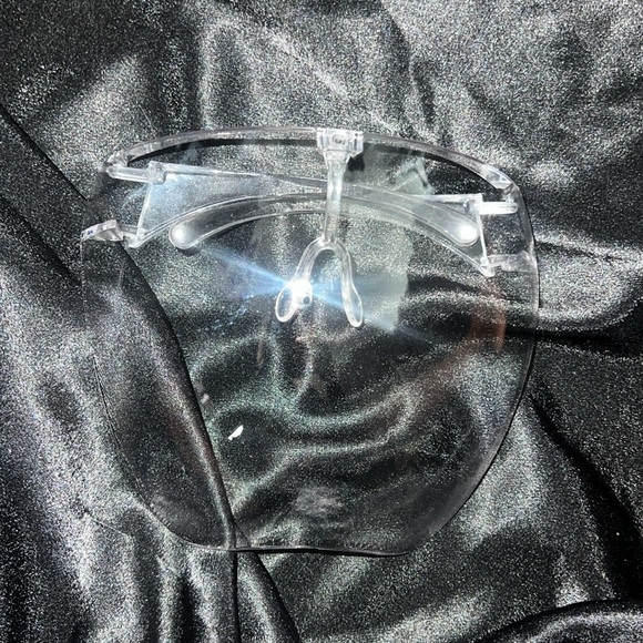 Clear face shield - Picture 2 of 4